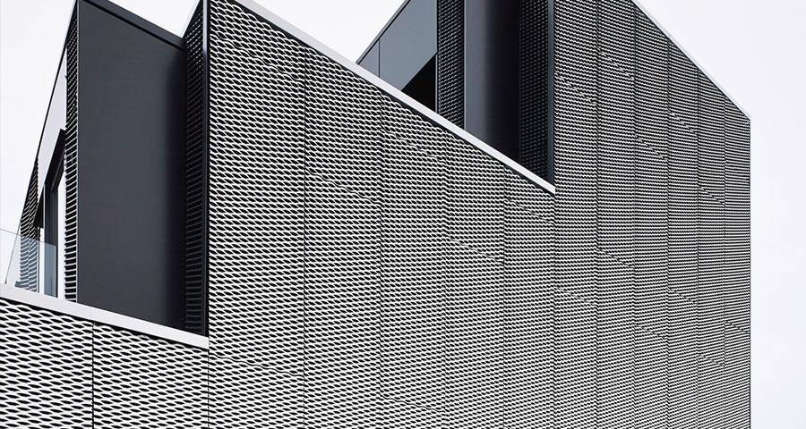 Aluminum decorative expanded metal mesh is used for the facade of the shopping mall