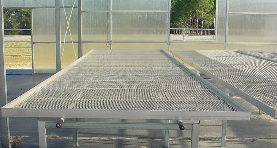 Expanded mesh is used for the top panel of the rolling seedbed