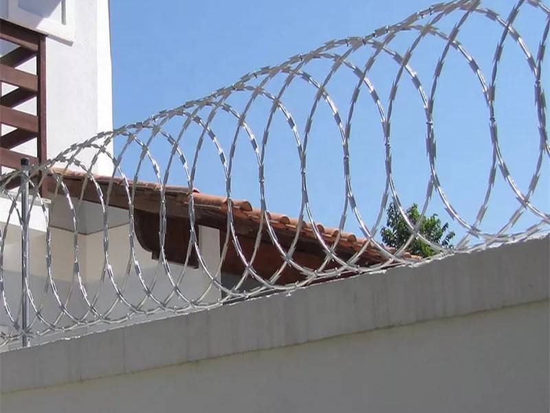 Flat wrap razor wire installed on the wall