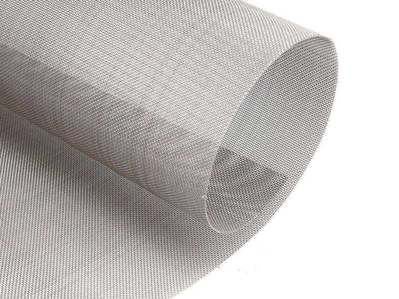 One piece of half rolled and half unrolled Monel wire mesh