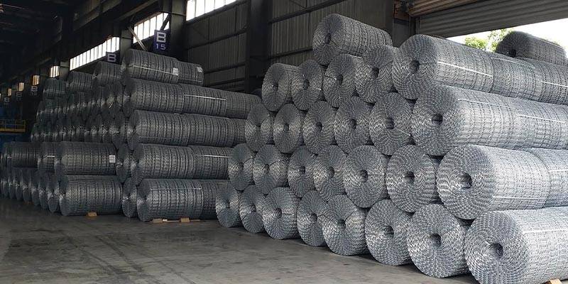 Line wire crimped welded wire mesh in the warehouse