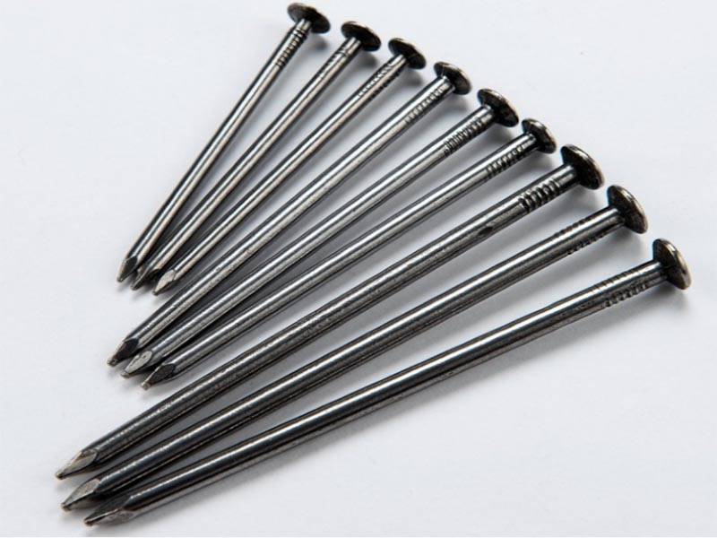 Metal nails of different sizes