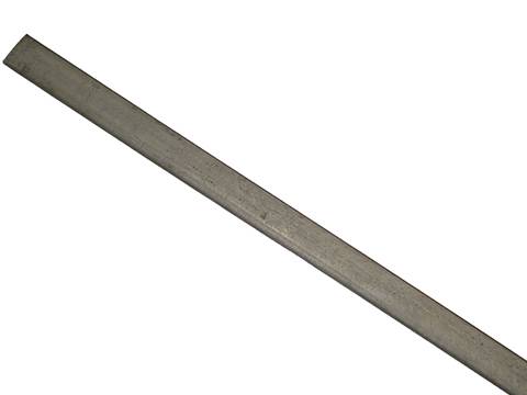 Metallic tension bar for attaching chain link mesh wire.